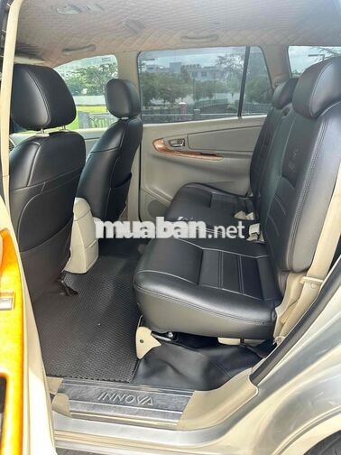 Toyota Innova 2.0G 2009 Bạc 8 chỗ