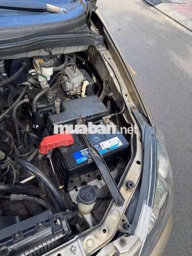 Toyota Innova G 2012 màu vàng cát