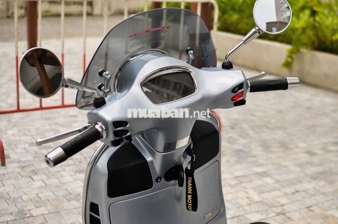 Piaggio GTS300 hpe 2022 Xám 12000 km
