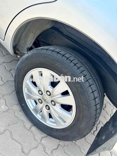 Toyota Innova 2.0G 2009 Bạc 8 chỗ