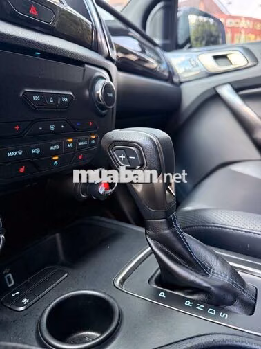 Ford Everest Titanium 2019 Trắng 7 chỗ Tự động Dầu