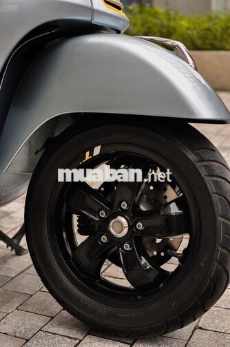 Piaggio GTS300 hpe 2022 Xám 12000 km