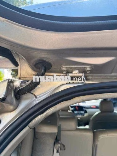 Toyota Innova G 2012 màu vàng cát