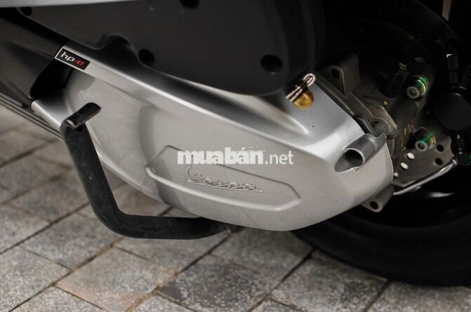 Piaggio GTS300 hpe 2022 Xám 12000 km