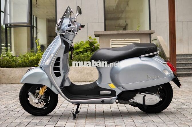 Piaggio GTS300 hpe 2022 Xám 12000 km