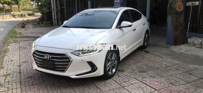 Hyundai Elantra 2.0 2017 87000 km Trắng