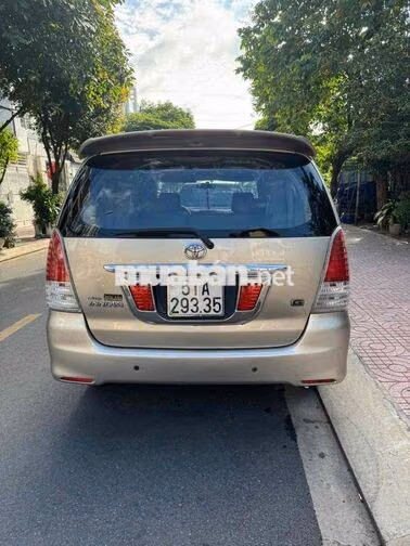 Toyota Innova G 2012 màu vàng cát