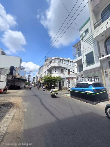 Siêu Phẩm ĐÚc 6 Tầng MỚI KENG-MTKD ngay Chợ Tân Hương-Giá rẻ hơn 9 TỶ