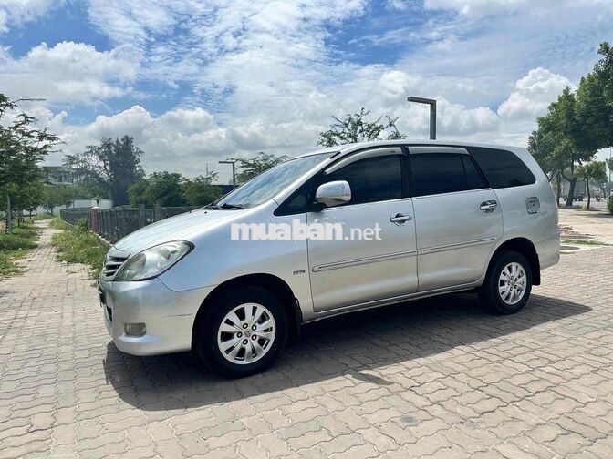 Toyota Innova 2.0G 2009 Bạc 8 chỗ