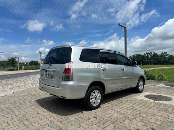 Toyota Innova 2.0G 2009 Bạc 8 chỗ