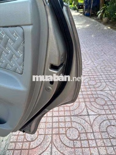 Toyota Innova G 2012 màu vàng cát