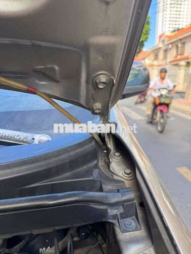 Toyota Innova G 2012 màu vàng cát