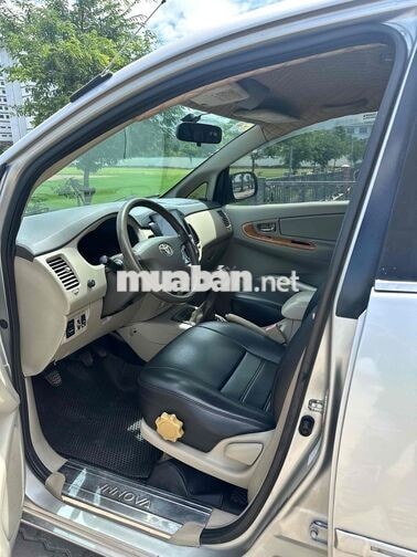Toyota Innova 2.0G 2009 Bạc 8 chỗ