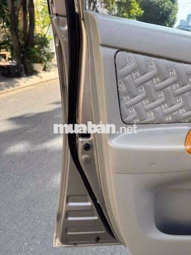 Toyota Innova G 2012 màu vàng cát