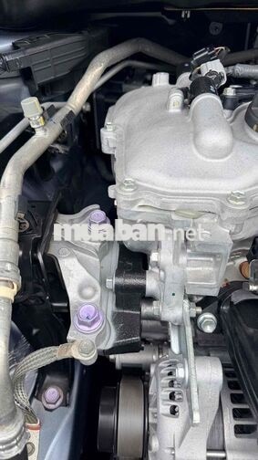Toyota Corolla Cross 1.8V sản xuất 2024 form mới