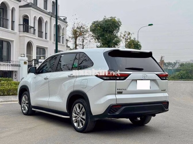 Toyota Hà Đông Cross HEV 2025 Trắng Hybrid 1v5km