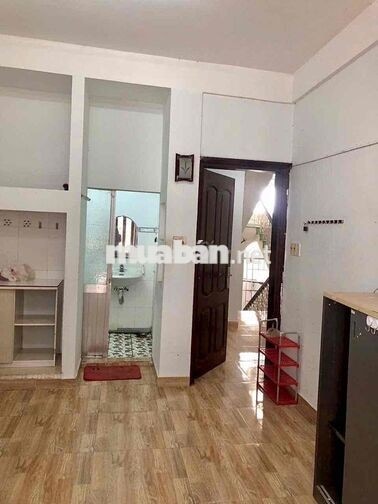 Chính chủ cho thuê phòng ban công full nội thất ngay trường HVHK