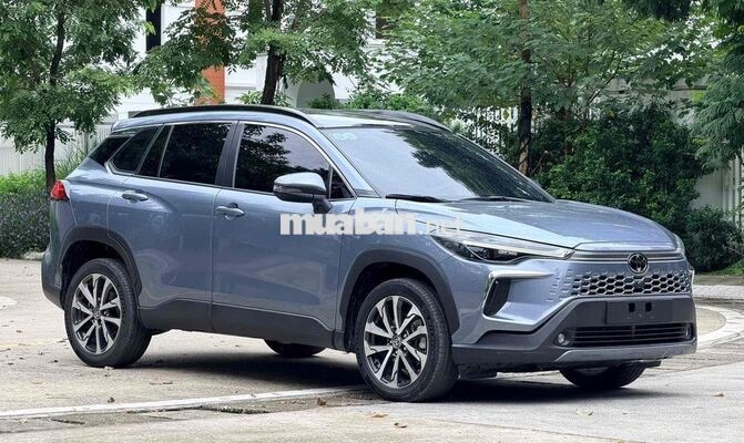 Toyota Corolla Cross 1.8V sản xuất 2024 form mới
