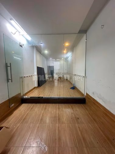 Bán nhà hẻm rộng 4m - quận 10. DT : 38m vuông. Giá : 5,2 tỷ