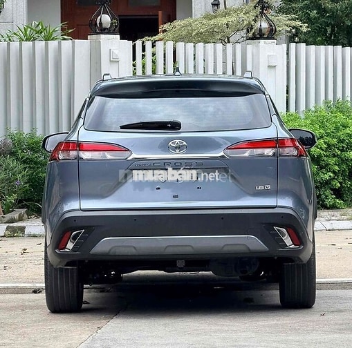 Toyota Corolla Cross 1.8V sản xuất 2024 form mới