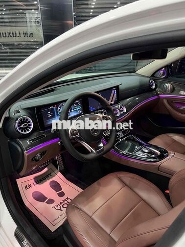 Mercedes-Benz E300 AMG Model 2018 Trắng/ Nâu