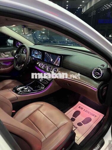 Mercedes-Benz E300 AMG Model 2018 Trắng/ Nâu