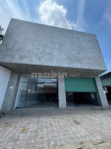 Cho thuê mặt bằng mặt tiền đường Phạm Văn Chiêu ngang 10m