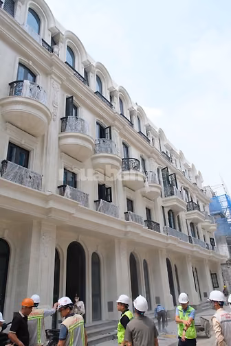 BÁN NHÀ LIỀN KỀ XÂY 4 TẦNG TRONG KHU ĐÔ THỊ, CÁCH HỒ TÂY HƠN 8KM