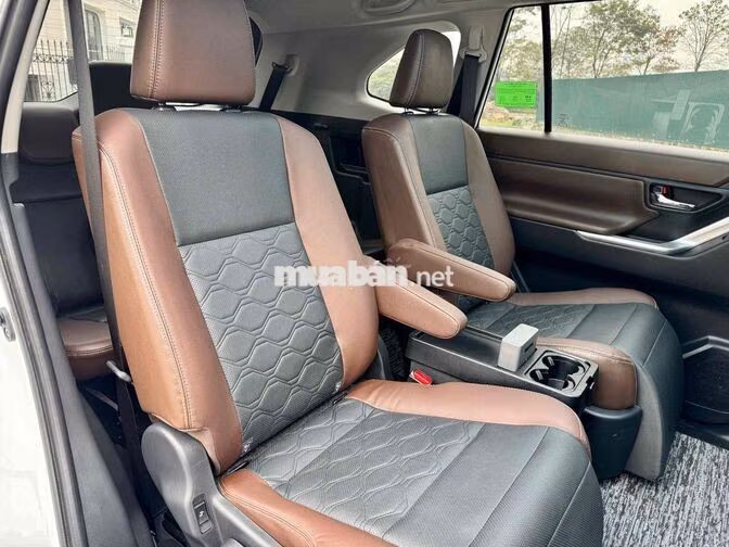 Toyota Hà Đông Cross HEV 2025 Trắng Hybrid 1v5km