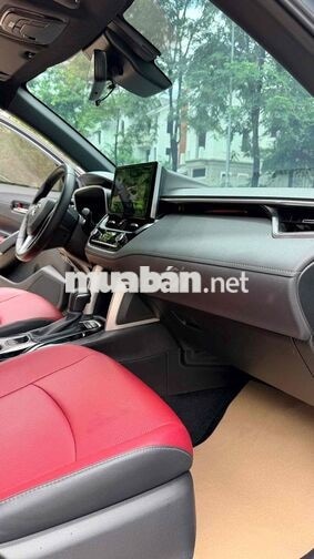 Toyota Corolla Cross 1.8V sản xuất 2024 form mới
