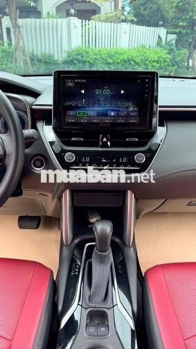 Toyota Corolla Cross 1.8V sản xuất 2024 form mới