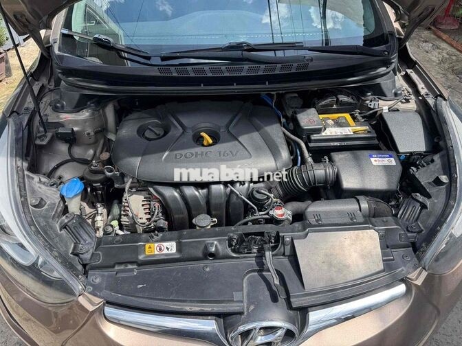 Hyundai Elantra 1.8 Tự động Bản full Màu Nâu