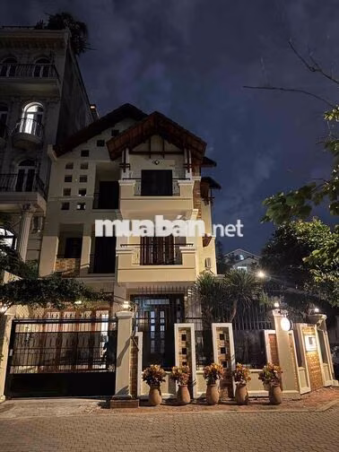 cho thuê căn hộ dịch vụ ở từ 1 đến 2 người. phòng full nội thất, view