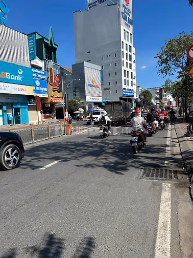 Tôi bán lỗ 2ty nhanh mặt tiền Phạm Hùng,Q8,5.5x17m,thuê 40tr/th,16ty