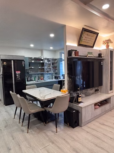 Chính chủ bán căn hộ góc view hồ bơi 