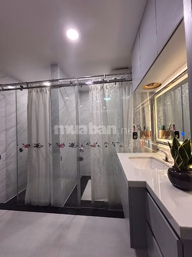 Chính chủ bán căn hộ góc view hồ bơi 