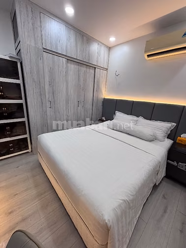 Chính chủ bán căn hộ góc view hồ bơi 