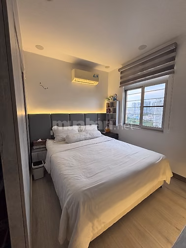 Chính chủ bán căn hộ góc view hồ bơi 