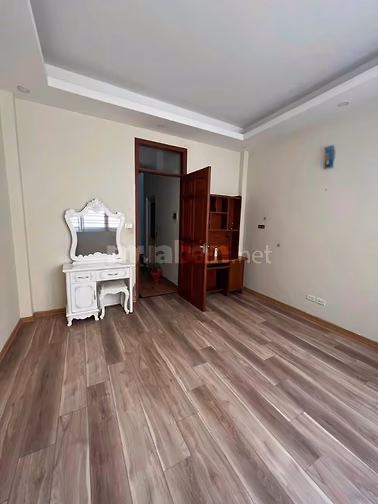 Chính chủ cho thuê gấp nhà Trần Duy Hưng, Cầu Giấy, 50m x 5 tầng
