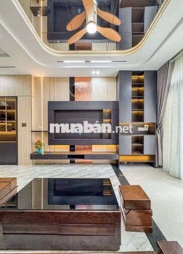 NHÀ RỘNG RÃI - GẦN ĐẠI HỌC Y DƯỢC CẦN THƠ