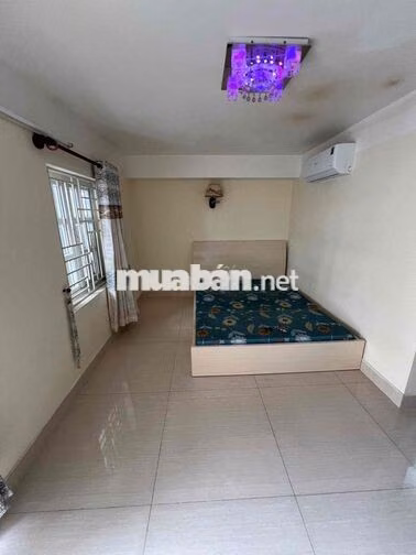 Cho thuê phòng ban công rộng. Đủ nội thất 35m2