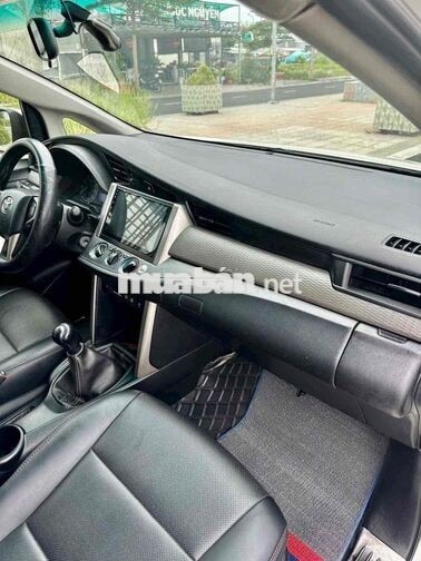 Toyota Innova E 2.0 Số sàn 2019 Trắng