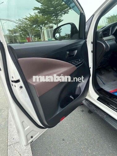 Toyota Innova E 2.0 Số sàn 2019 Trắng