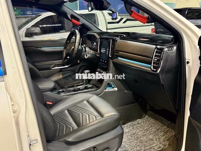 Everest Titanium 2025 Xe Lướt Như Mới Bán Tại Ford