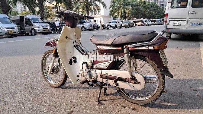 Honda Dream Nâu 