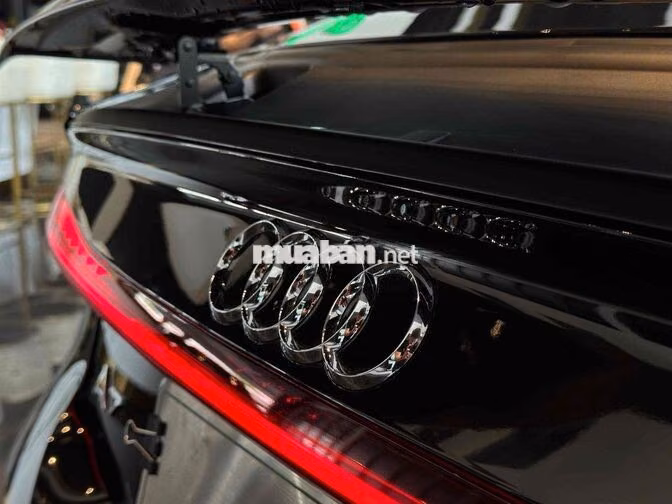 Audi A7 2021 Đen 2 vạn km