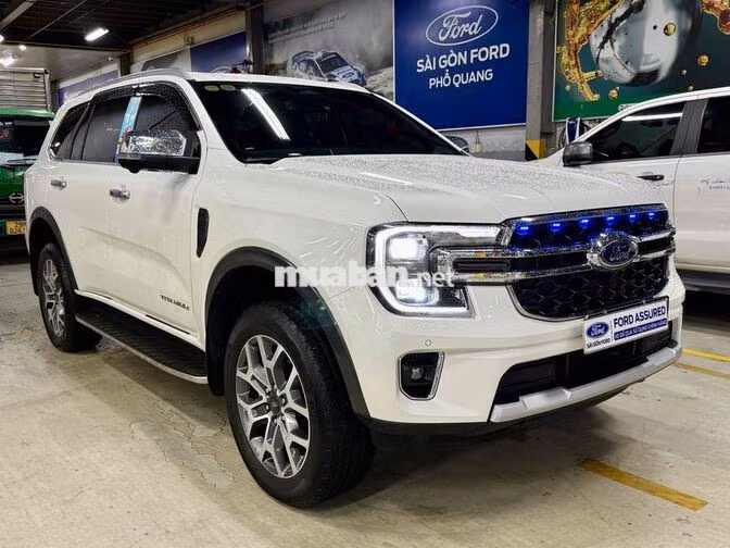 Everest Titanium 2025 Xe Lướt Như Mới Bán Tại Ford