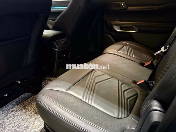 Everest Titanium 2025 Xe Lướt Như Mới Bán Tại Ford