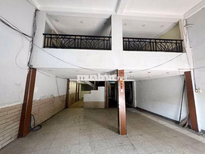 Cho thuê nhà Mặt tiền Hồng Bàng gần Cầu Vượt Cây Gõ, Q11- 7x18m- 4 tấm