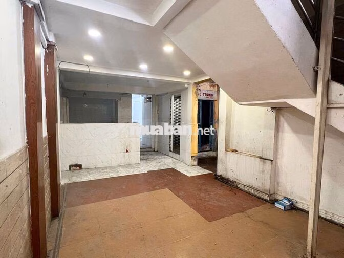 Cho thuê nhà Mặt tiền Hồng Bàng gần Cầu Vượt Cây Gõ, Q11- 7x18m- 4 tấm